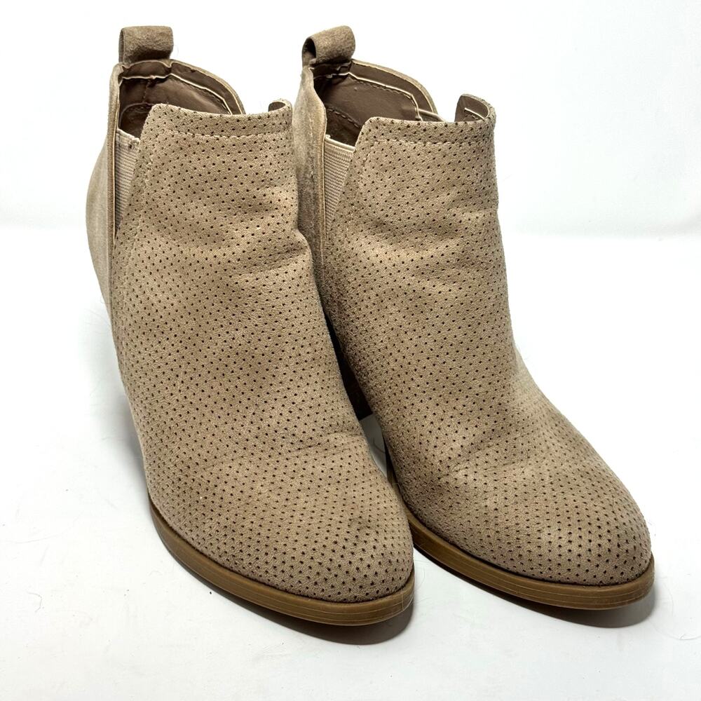 Universal Thread Taupe Perforated Suede Chelsea Ankle Bootie Size 7 Block Heel